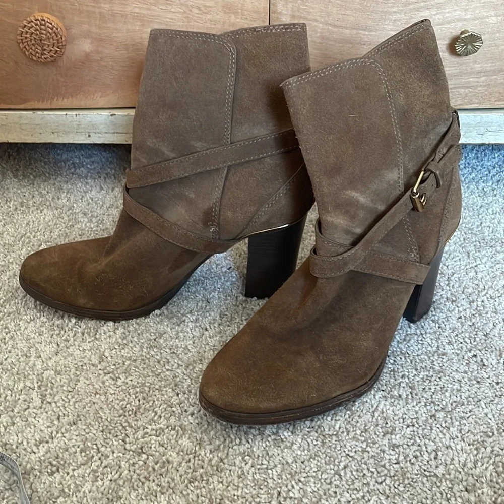 Tory Burch suede brown buckle ankle boots 8.5 great condition